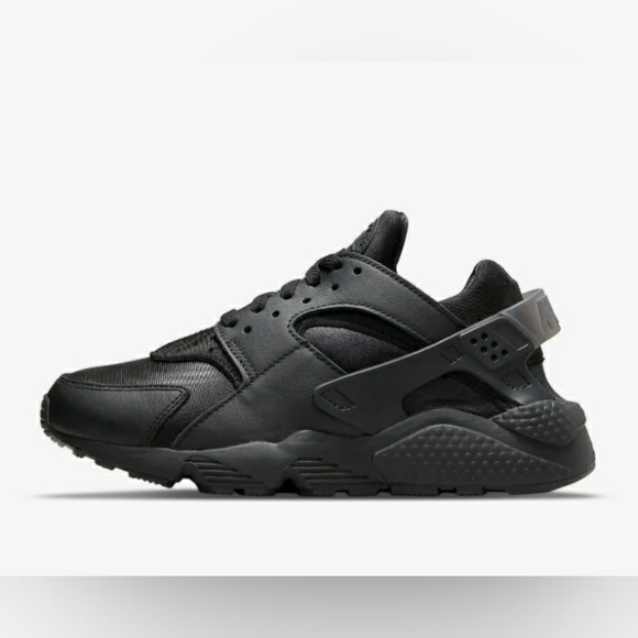Nike Shoes - Nike Air Huarache, Womens size 9.5, Black